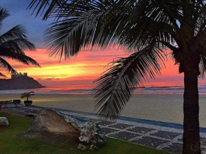 Flat PE NA AREIA guaruja praia do tombo a melhor vista para do mar